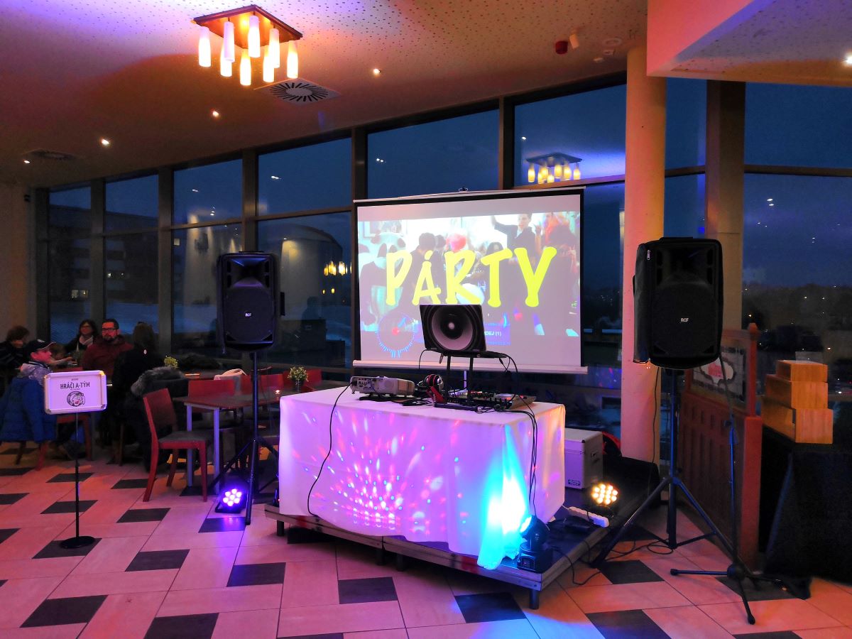 DJ na párty